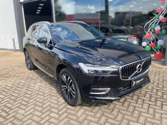VOLVO XC60 2.0 T8 HYBRID MOMENTUM AWD GEARTRONIC